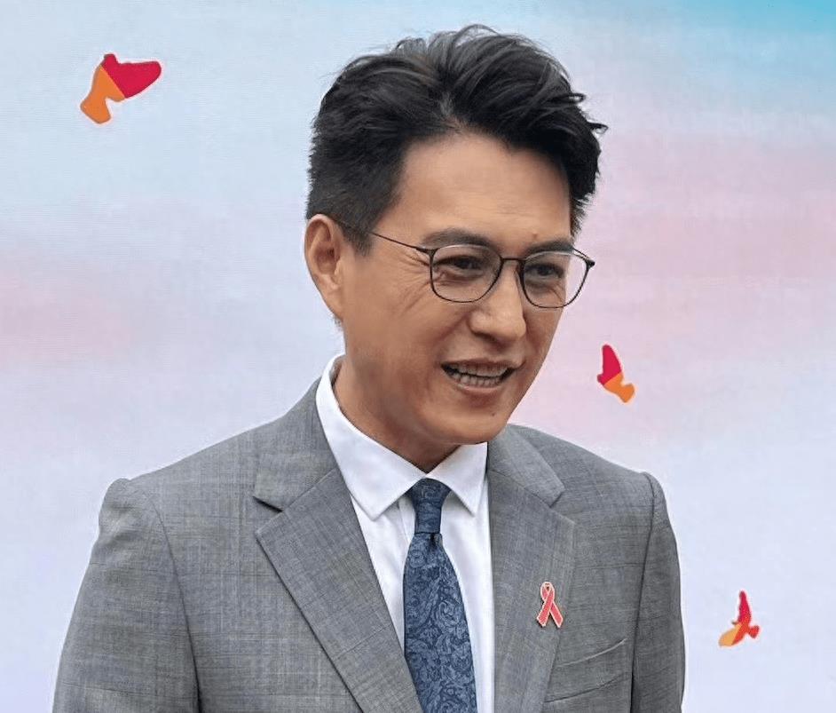 靳东热搜翻车了!