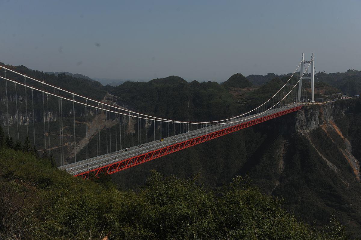 南京悬索桥最具标志性建筑_桥梁_中国_桥面