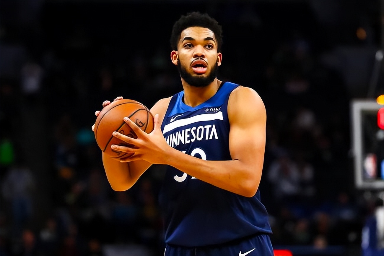 nba冤大头球队?季前赛未尝败绩,4.3亿双塔却高薪低能!