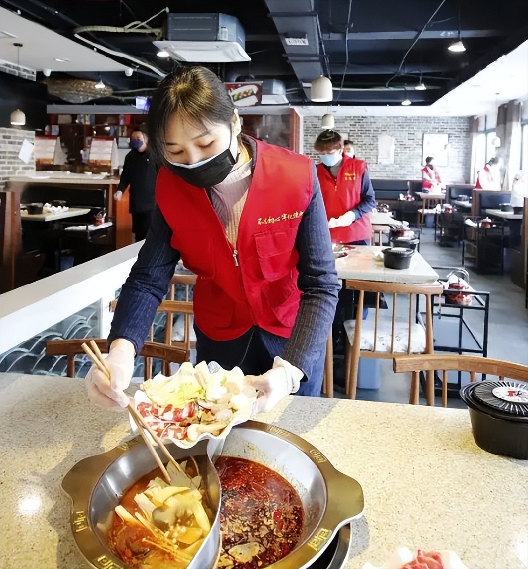 海底捞招聘传菜员的条件,并没有那么高,也没什么过多的限制,对工作