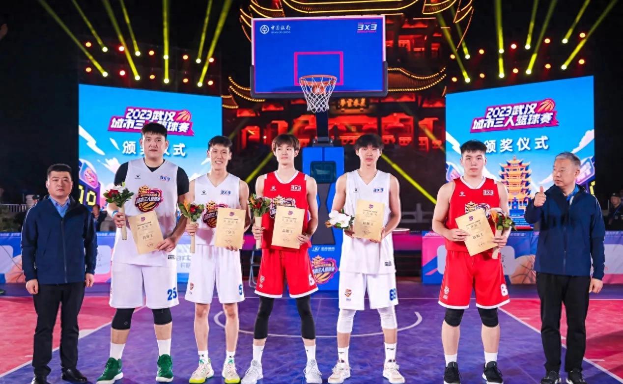 邀请了热干面乐队和自由窝free warz等表演嘉宾,以及上海扣篮王程龙