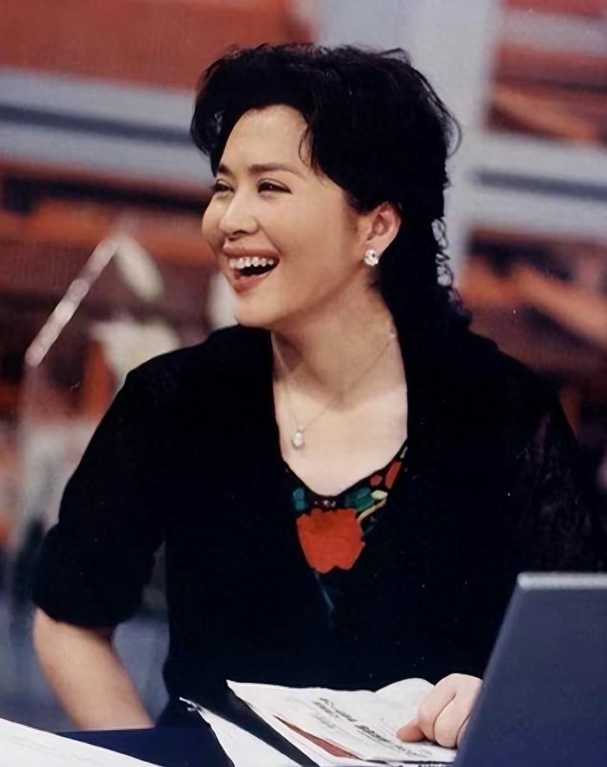 主持人田歌:与尤小刚分手后,和妹妹约定终生不婚不孕陪母亲终老_妈妈