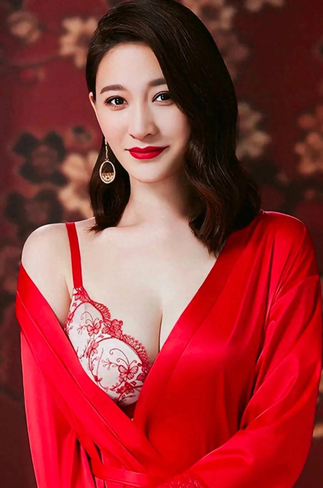 看看下面这五位40岁的美国人和女明星,看看他们是如何保持曲线的_身材