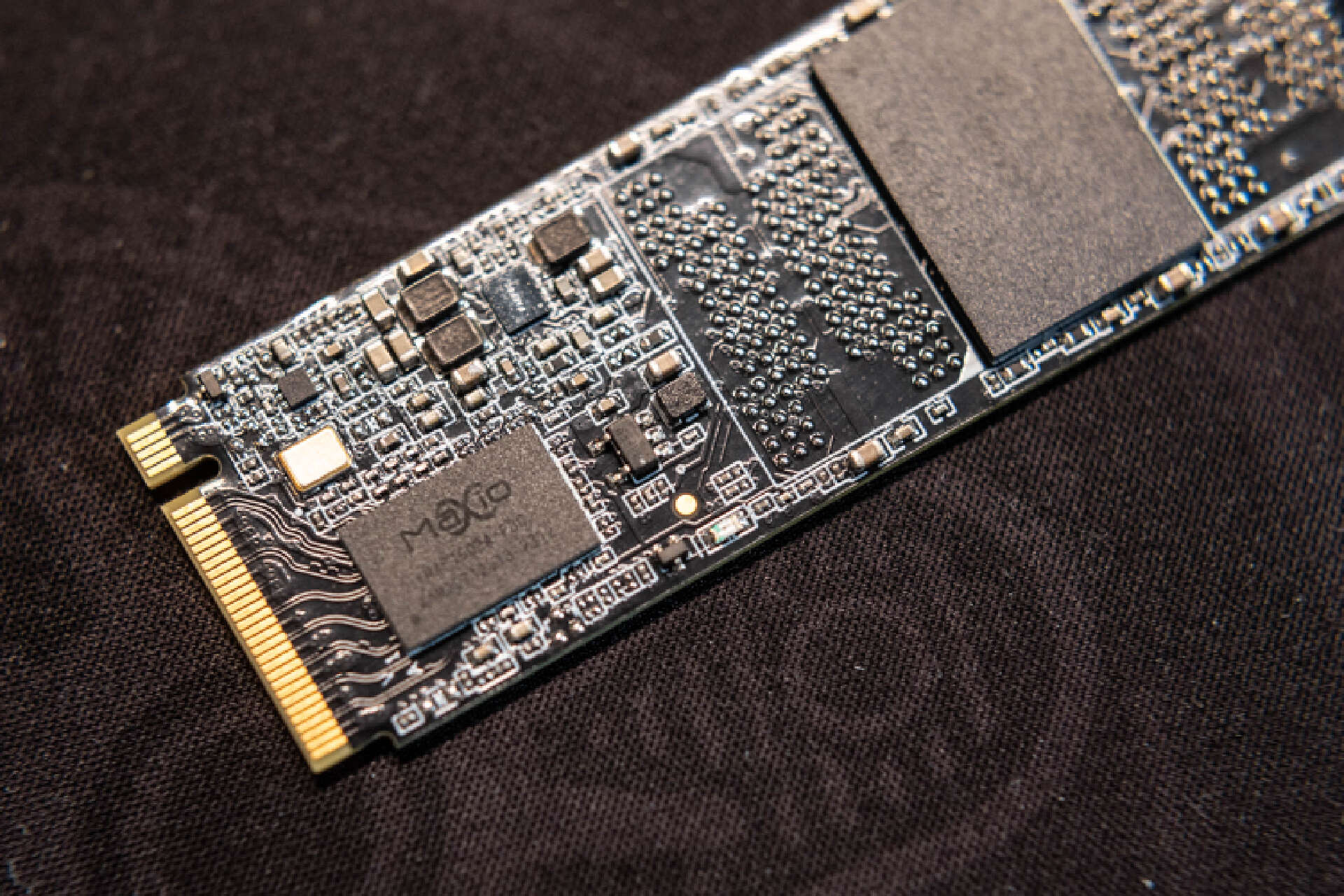 7k高速固态,游戏扩容佳品,台电疾霆pro np700开箱_硬盘_速度_软件