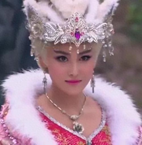 2.《封神英雄榜》里饰演九尾狐苏妲己的张馨予图片来源于网络1.