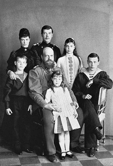 他只当过一天沙皇,为保护人民撤去冬宫守卫,但最终他