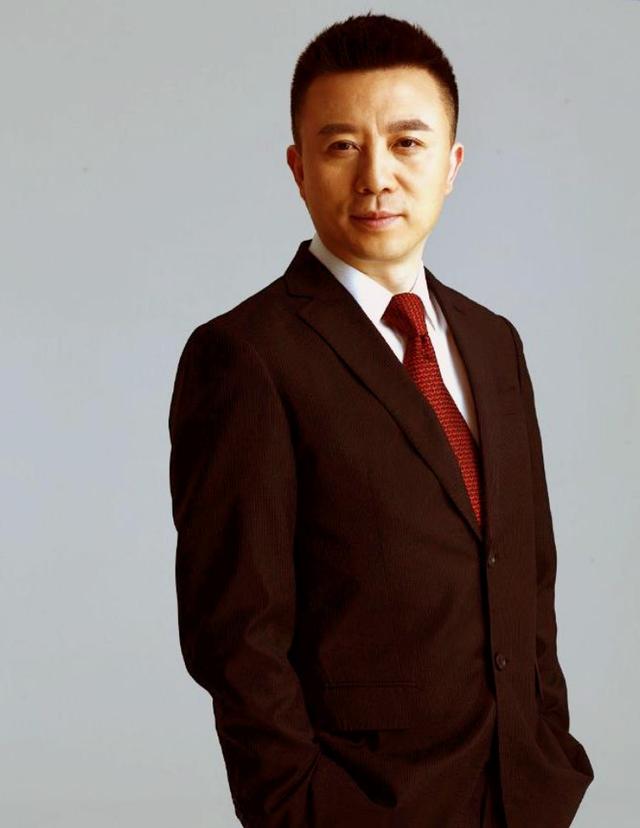 《新闻联播》主播潘涛:45岁闯北京,与小妻子的幸福背后有艰辛_工作