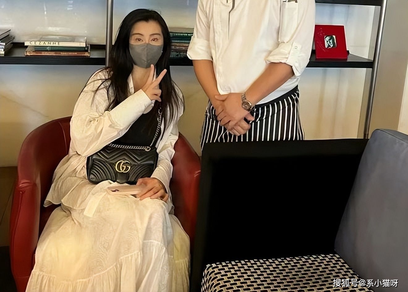 王祖贤回台中偶遇,白裙气质依旧,略显疲态惹人心疼_行程_变化_状态