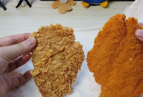 同样15元的"鸡排",肯德基麦当劳对比后,网友:我选麦当劳!