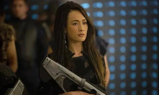 她是全港男人梦中女神,艳压子怡,拿下彦祖,迷倒冠希