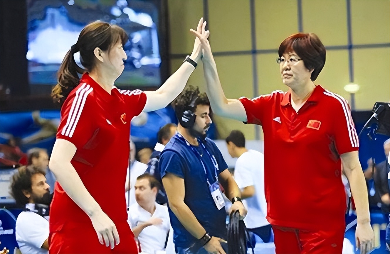 郎平再度出山,无缘继续执教女排,赖亚文遭质疑_中国队_中国女排_比赛