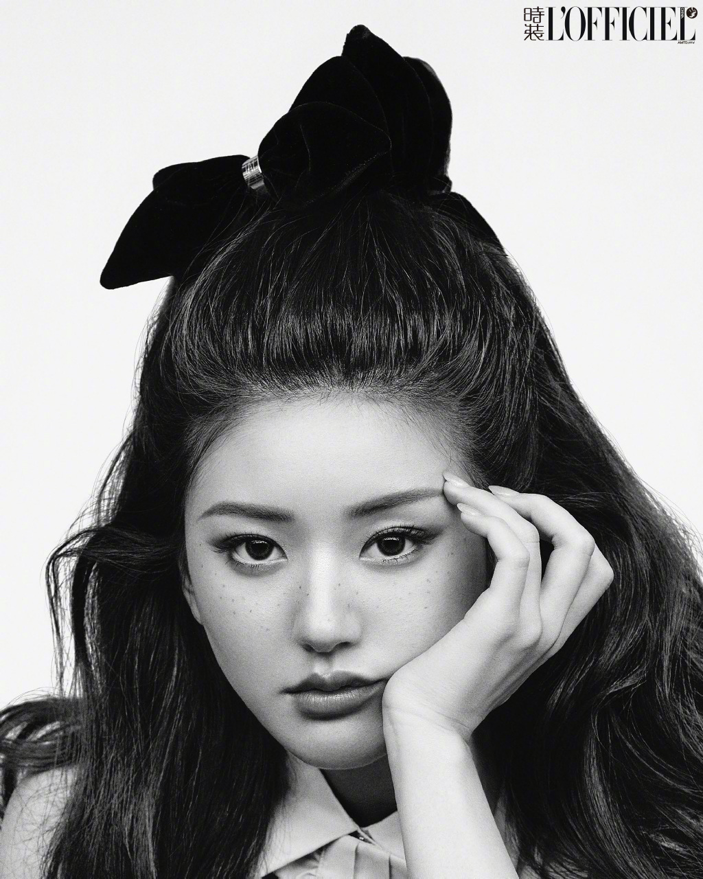 赵露思最新杂志大片曝光,多样风格展现迷人魅力!_一面_时尚_青春