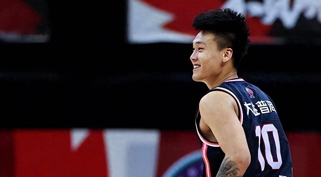 赵睿新疆首秀爆砍21 5 3,与阿不都合砍48 14力克江苏开门红_篮球_进攻