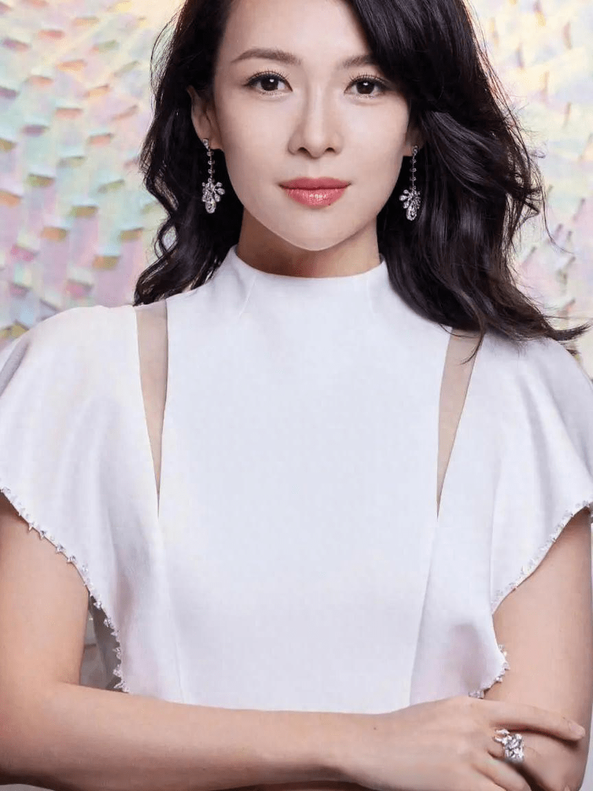 章子怡先后与音乐才子高枫,豪门阔少霍启山,以色列富豪艾维·尼沃和