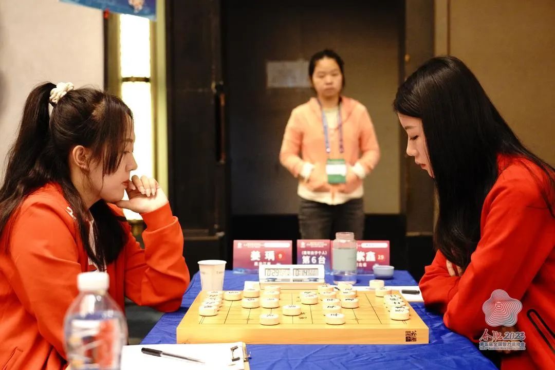 李紫鑫,出生于2001年,河北邯郸人.现为二级运动员.