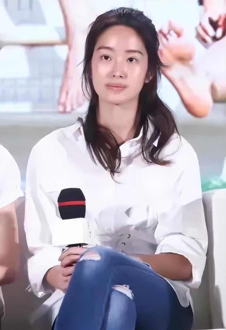 当年《芳华》选角时,大佬为什么从几千人当中选中了她们几人_苗苗