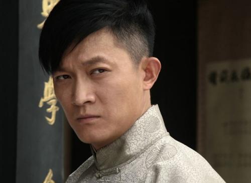 2008年,"拼哥"的杨志刚,因戏与死神擦肩而过,烧伤高达30%_郭靖宇_哥哥