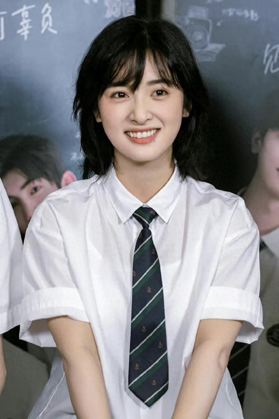 而她待播的几部作品我都挺期待的,比如《月刊少女》[给你小心心]