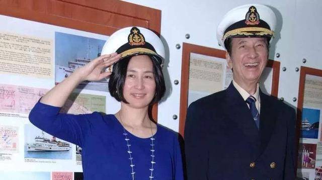 何超琼忘不了的两段情:除了陈百强外,他的出现让赌王急得跳脚_杨其