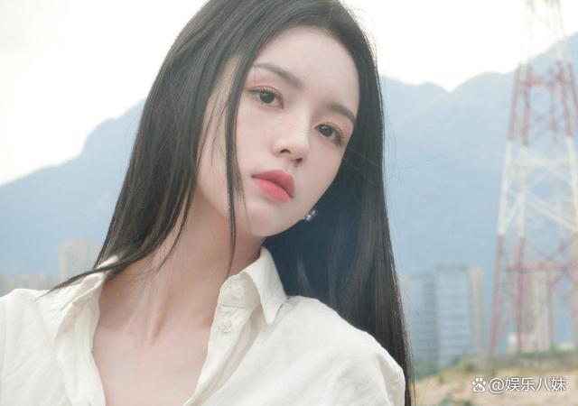 能演恶女,也能演文艺女,这张脸完全是为了大荧幕而生.