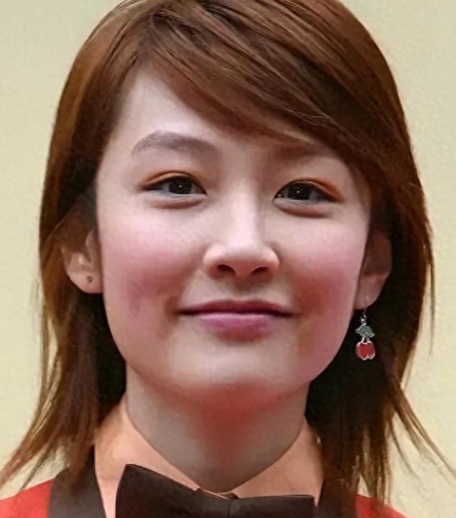 她因艳照错失豪门,转行金融业坐拥千尺豪宅,44岁终迎幸福人生_陈文媛