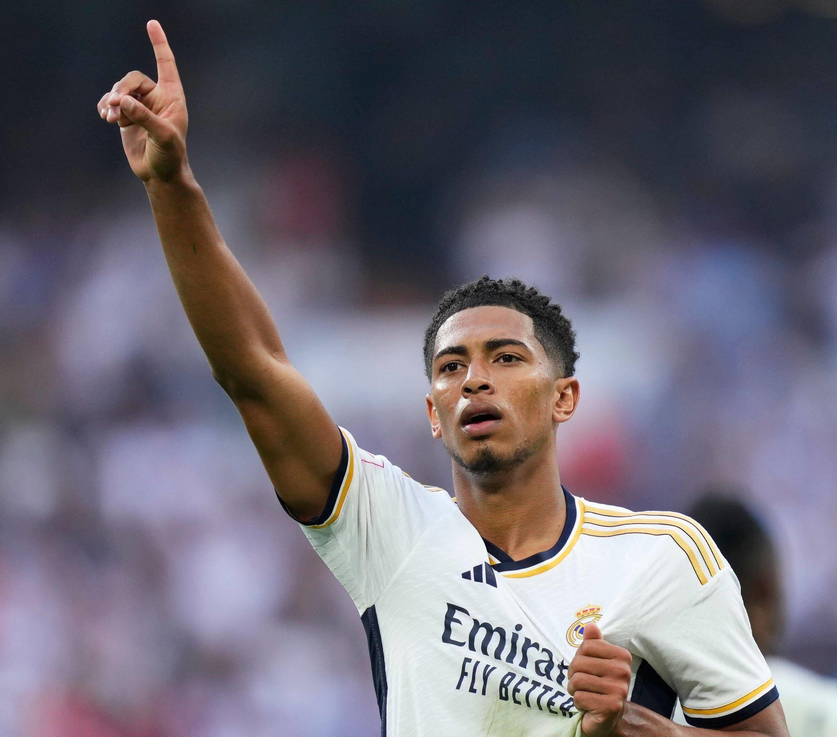 世界波 绝杀!皇马20岁新王登基,再创3大纪录,黄健翔惊叹_贝林汉姆_贝