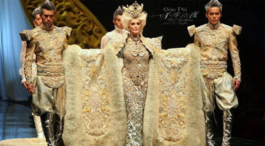 比如卡门·戴尔·奥利菲斯,她91岁时看的爱情片,离开这