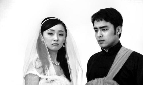 孔令仪和陈纪恩结婚以后,两人并没有像婚前一样,感情越来越好,反而