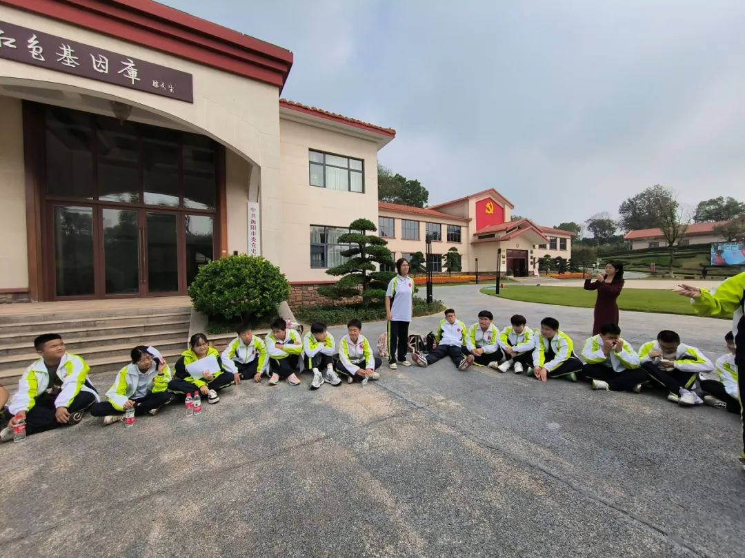 衡阳市新民中学开展衡阳党史馆研学实践活动_历史_音乐_的力量