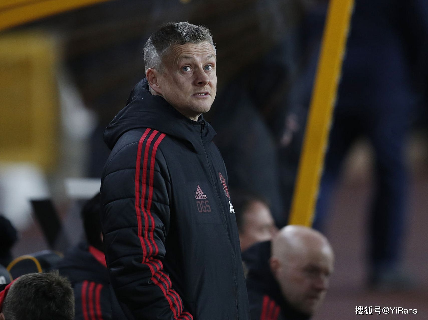 基恩称,曼联应该剥夺b费的队长头衔!_比赛_进球_黄牌