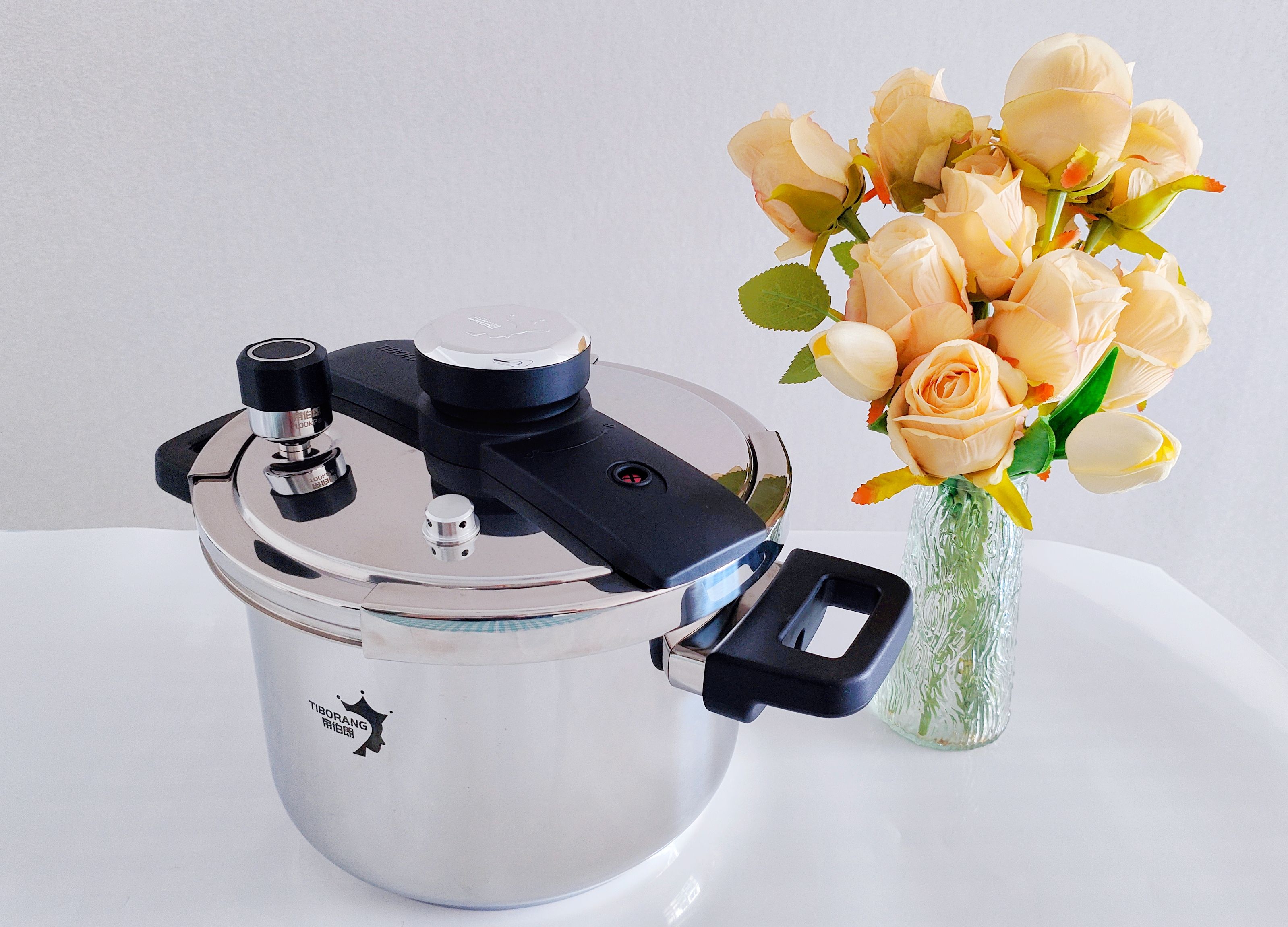 轻松做饭,帝伯朗花样系列-聚光智控压力锅