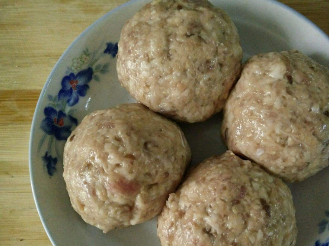 四喜丸子，一道吉祥如意菜，加入这些材料，这样做才好吃(图9)