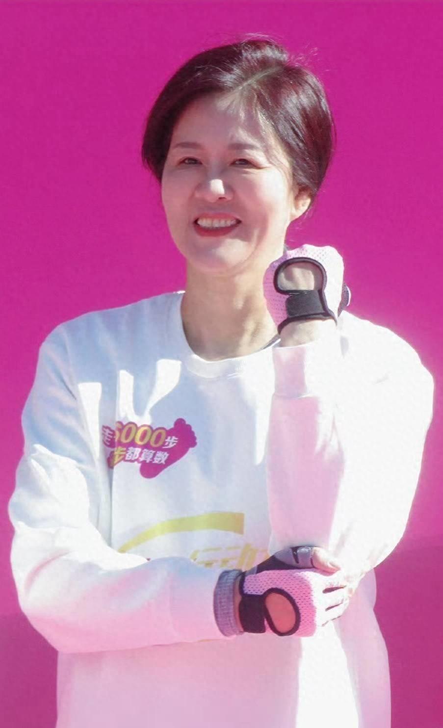 郎平新照片又年轻了,网友:这是怎么美丽得?_体育运动_压力_比赛