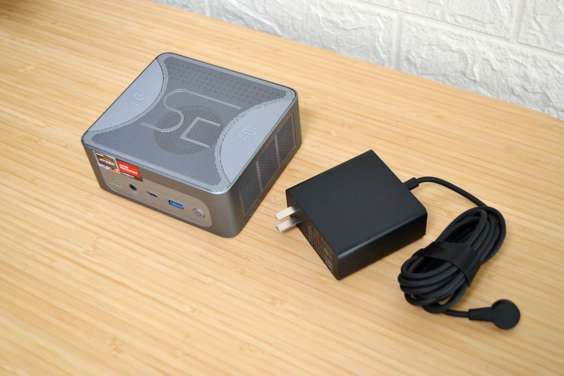 搭载amd 7735hs的零刻,竟然被干到了两千元_散热_性能_机身