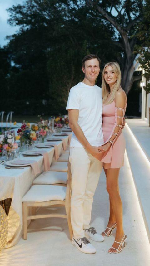 穿迷你粉裙大秀火辣身材,一家五口新照来了_老公_卡戴珊_特朗普