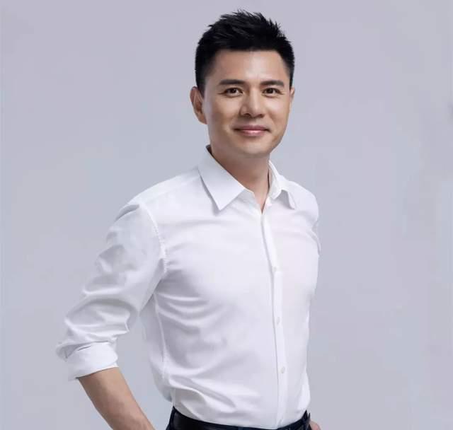 主持人赵普:从初中生一路奋斗走到了电视新闻台的故事_工作_部队_领导