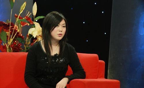 屏幕上的任月丽一身帅气黑西装,打着自己的招牌好牙膏中国造,这策划是