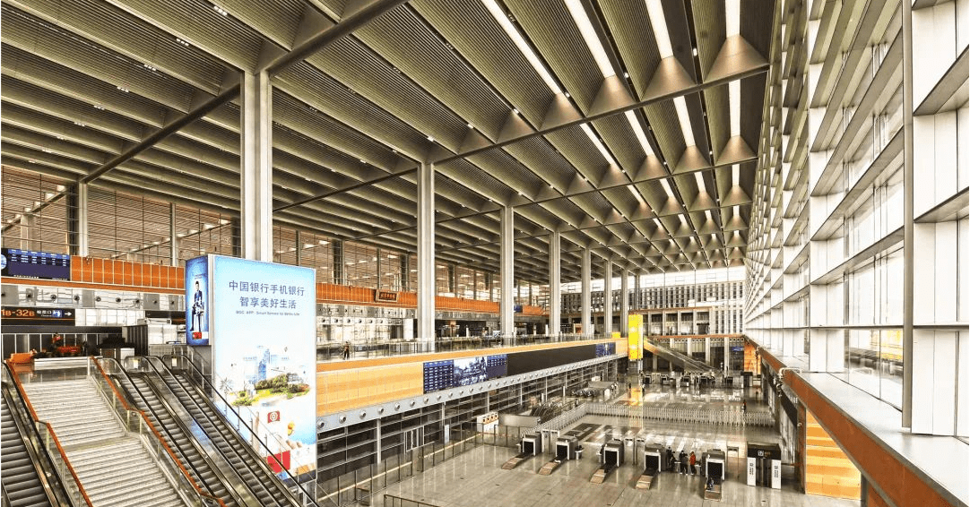 乘客随时可能迷路？中国最大的火车站，面积相当于56个足球场之大(图4)