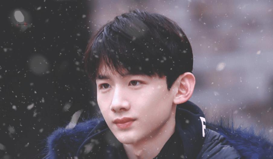 虽然现在成绩一般,相信他能在演员这条路上,越走越好_白敬亭_小白