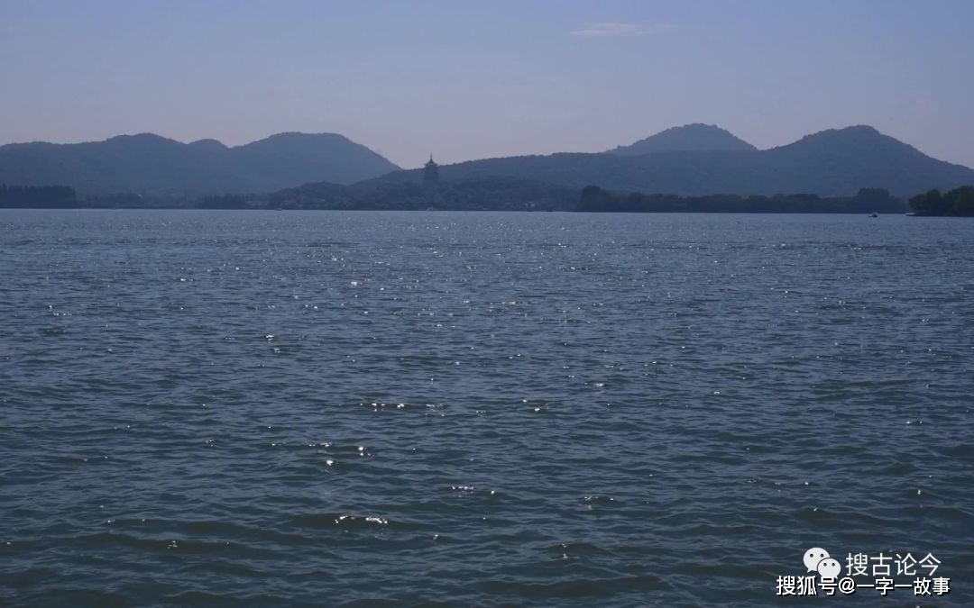 潋滟"2字怎么读,是什么意思,西湖:水光潋滟晴方好_湖面_世界_样子