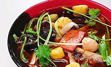 吃麻辣烫时，避开这4种食物不拿，老板一看：同行无疑了！(图6)
