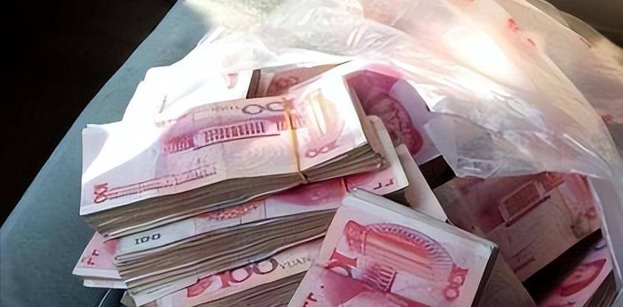 山西黑老大任爱军,出狱时致高速堵路,最后遭妻子举报