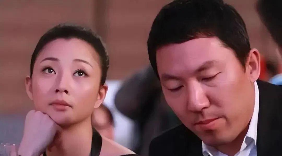 43岁殷桃性感照片曝光,男友再次变前任,网友:这也太突然了_身材_事业