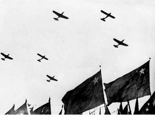 杜道时驾机起义前:曾遭监视软禁,武器被收缴,临行前与妻子死别_延安