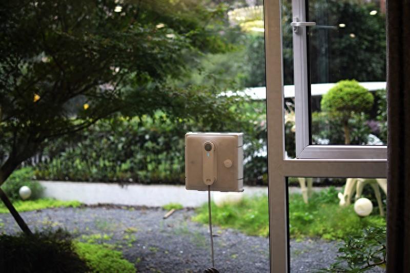 让擦窗更轻松 双向四喷头 赫特智能擦窗机器人W9