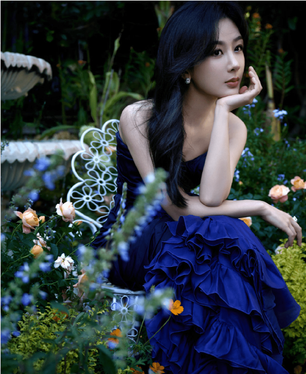 明星红毯斗艳:热巴太霸气,杨紫像温碧霞,金晨造型「大杀四方」_黑色