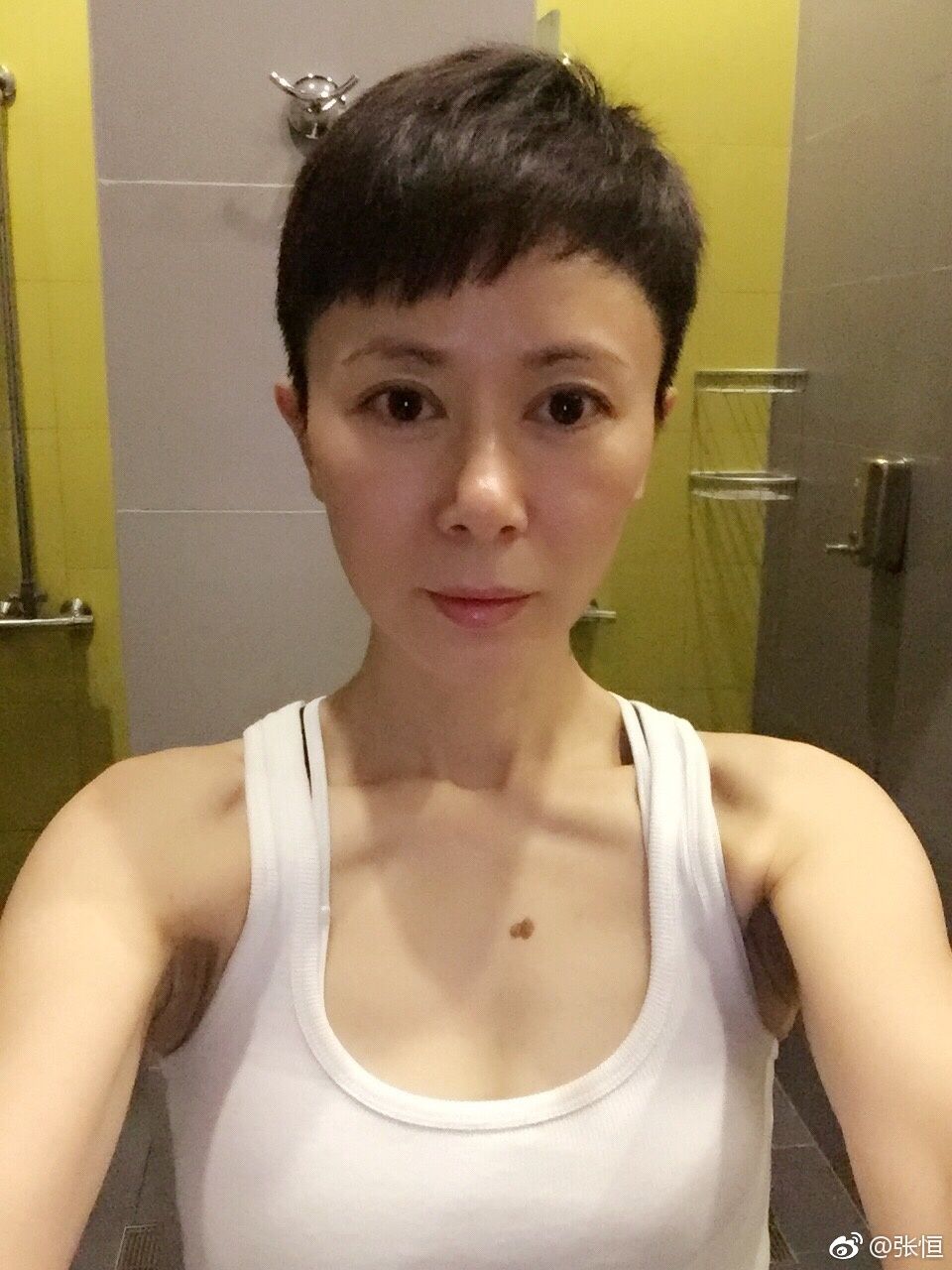 《还珠》赛娅公主曝43岁冻龄近况!