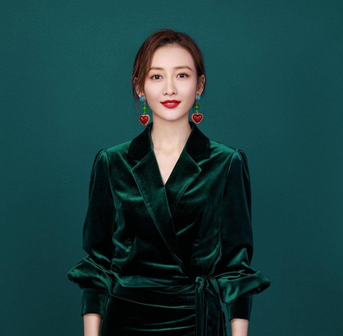 40岁王鸥再曝丑闻!三寸黄泥地"中现世报"轮番上演_媒体_传播_事件