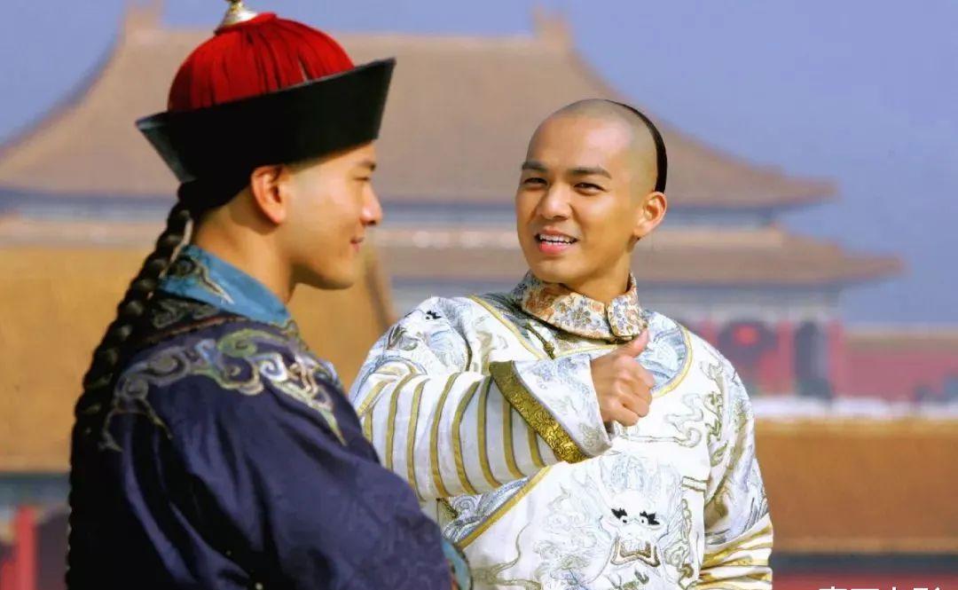 《鹿鼎记》中真正的主人公,而扮演者也不乏圈中大咖,例如刘德华