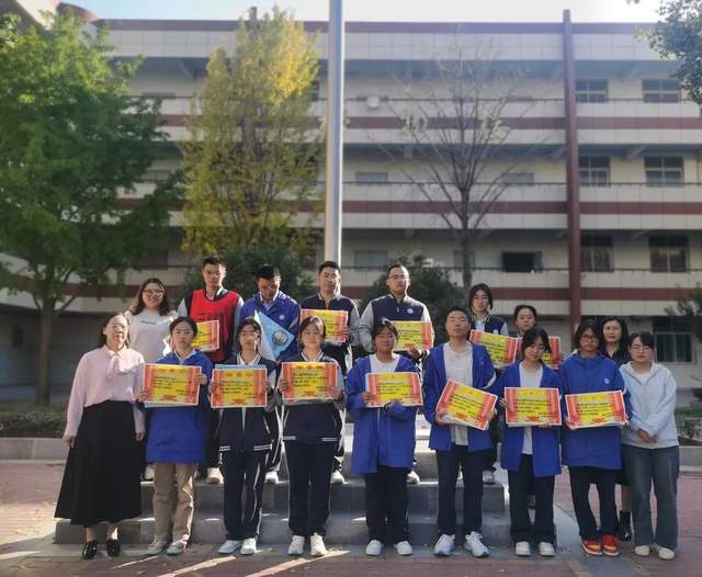 郑州市第二十中学:携笔筑梦,绘生花火_获奖_莎莎_年级